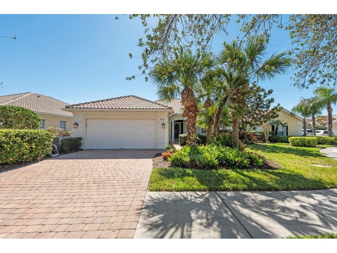 5821 Girona Place Sarasota FL 34238 A4561025 image1