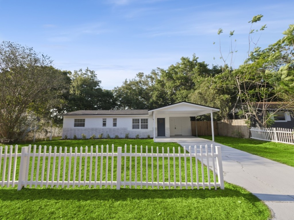 5821 Lullaby Lane Orlando FL 32810 A4610326 image1