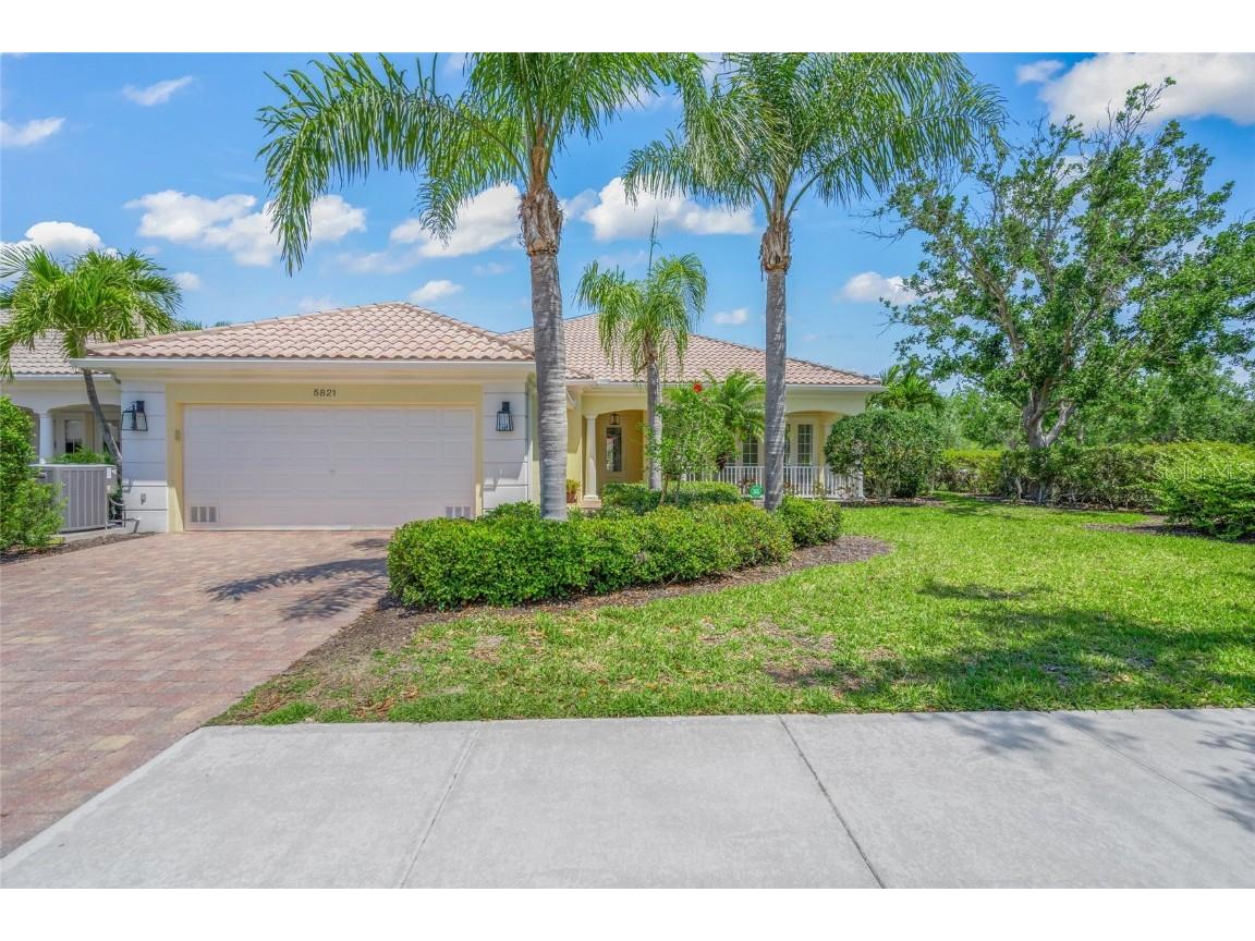 5821 Valente Place Sarasota FL 34238 A4649636 image1