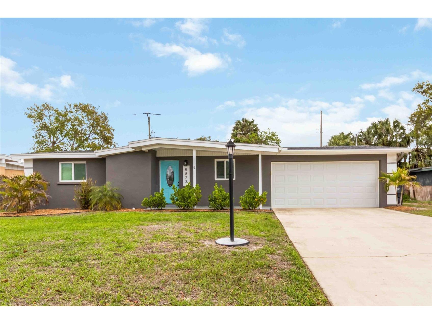 5823 22nd Street W Bradenton FL 34207 A4685959 image1