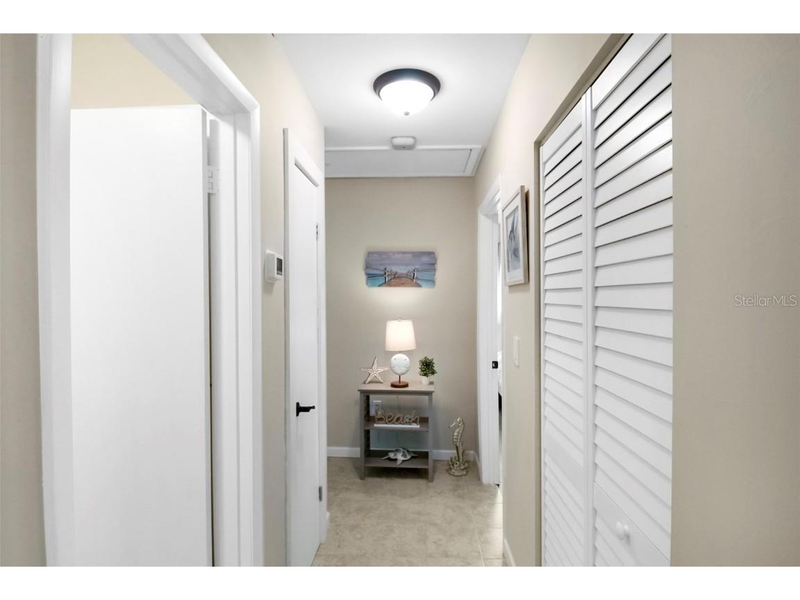 5824 Wildwood Avenue Sarasota FL 34231 A4649804 image13