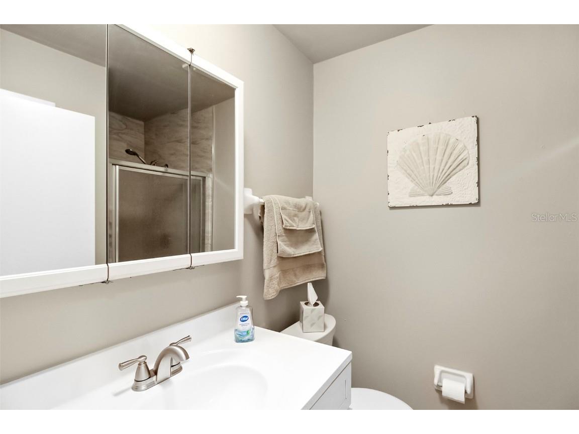 5824 Wildwood Avenue Sarasota FL 34231 A4649804 image14