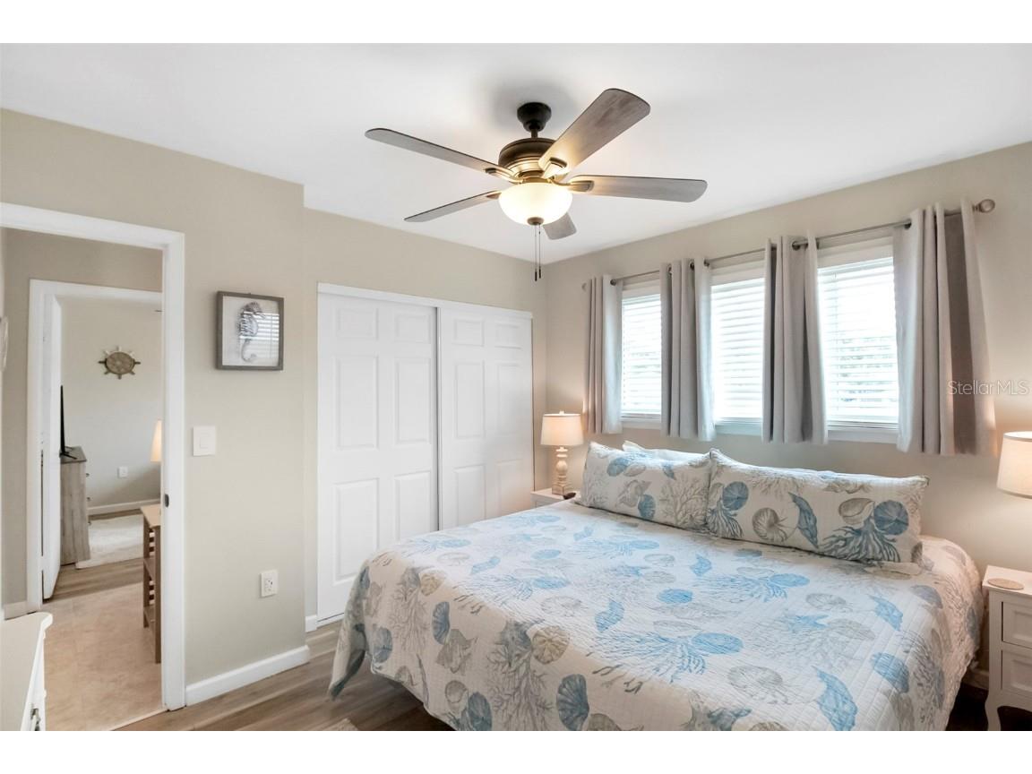 5824 Wildwood Avenue Sarasota FL 34231 A4649804 image18