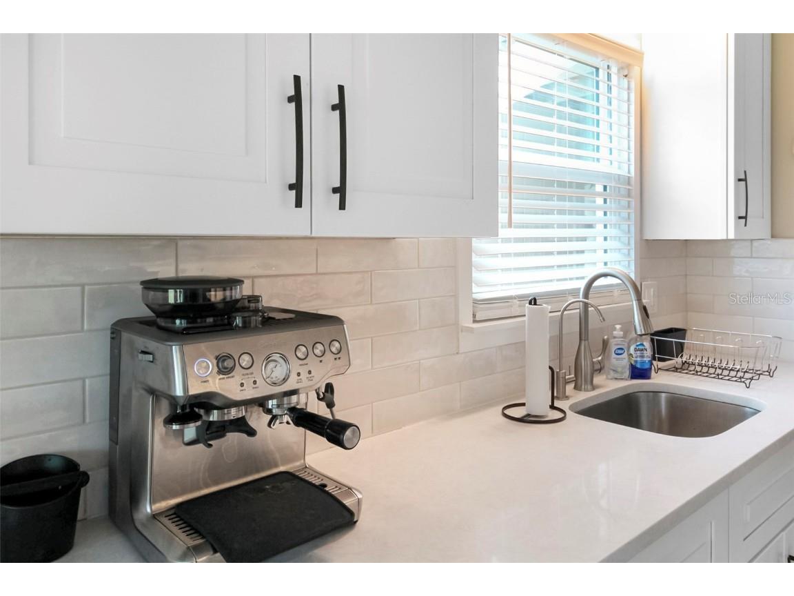 5824 Wildwood Avenue Sarasota FL 34231 A4649804 image36