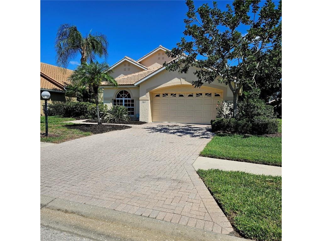 5825 Fairway Lakes Drive Sarasota FL 34243 S5105842 image1