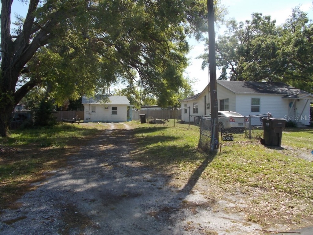 5827 39th Street N Saint Petersburg FL 33741 W7871940 image3