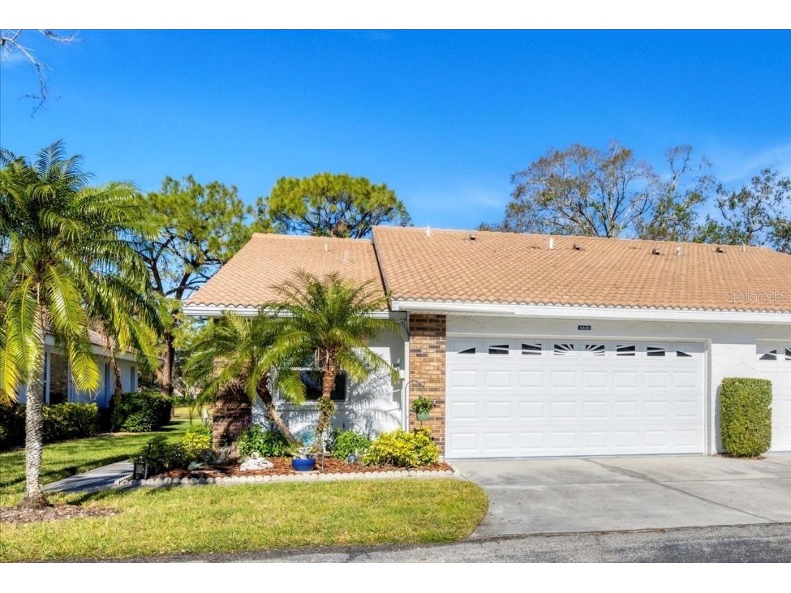 5828 Garden Lakes Drive Bradenton FL 34203 A4638482 image1