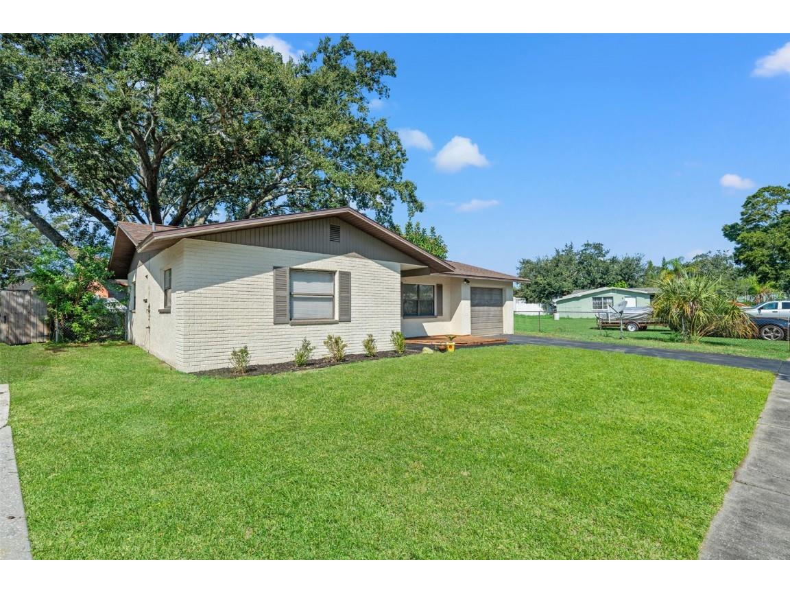 5828 Mariposa Drive Holiday FL 34690 TB8431619 image3