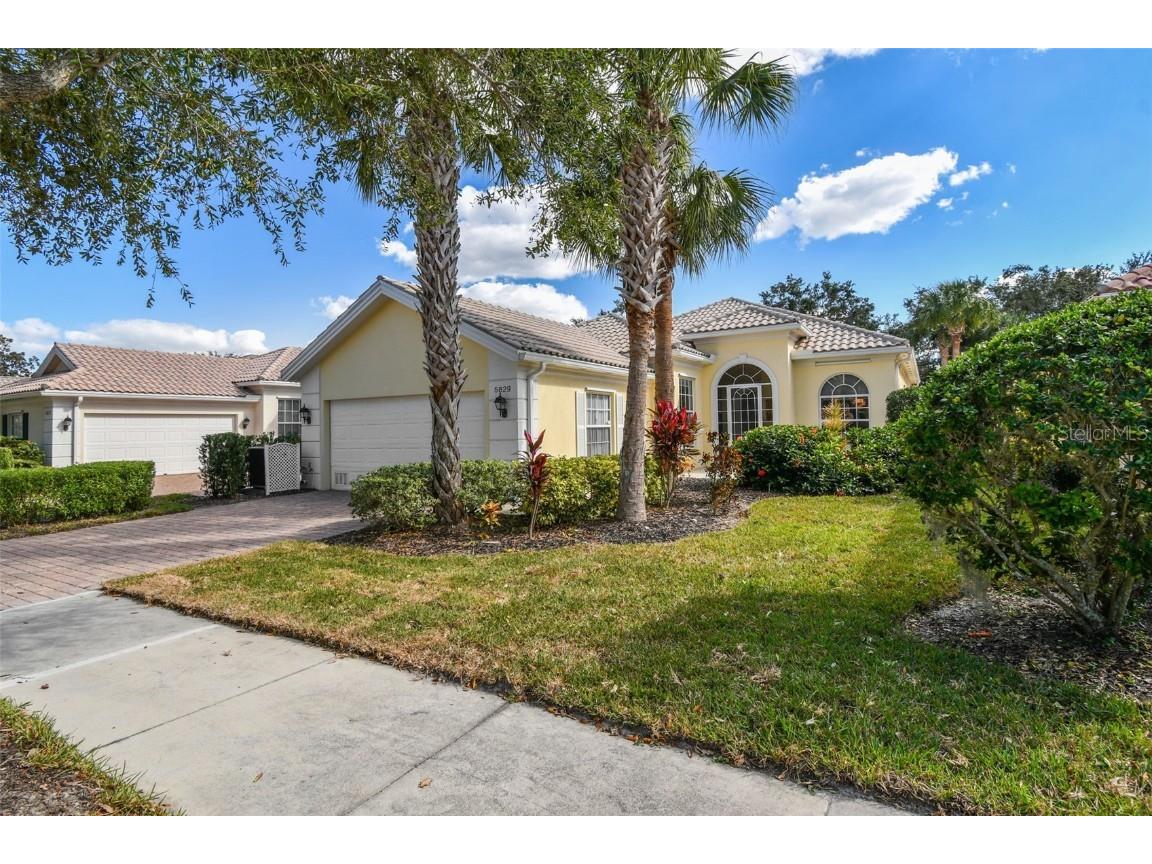 5829 Ferrara Drive Sarasota FL 34238 A4588592 image1