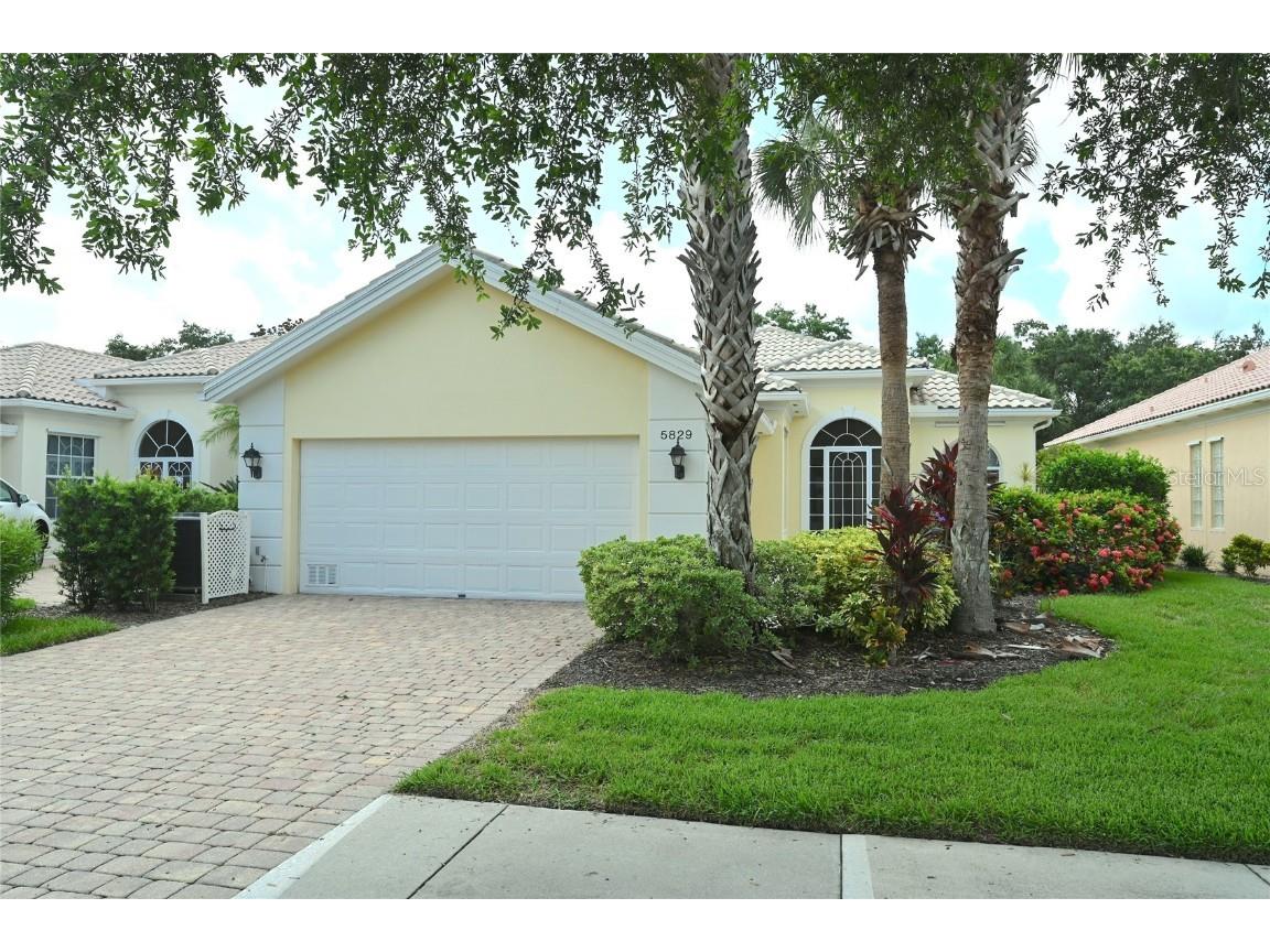 5829 Ferrara Drive Sarasota FL 34238 A4618218 image1