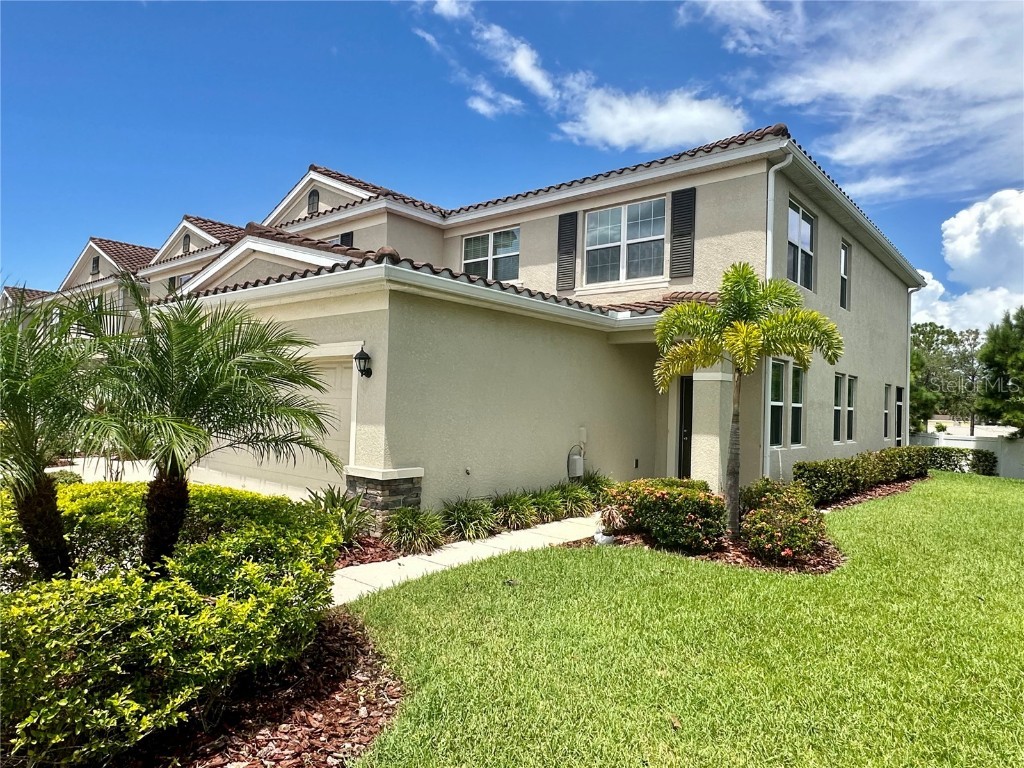 583 53rd Avenue N Saint Petersburg FL 33703 U8211003 image1