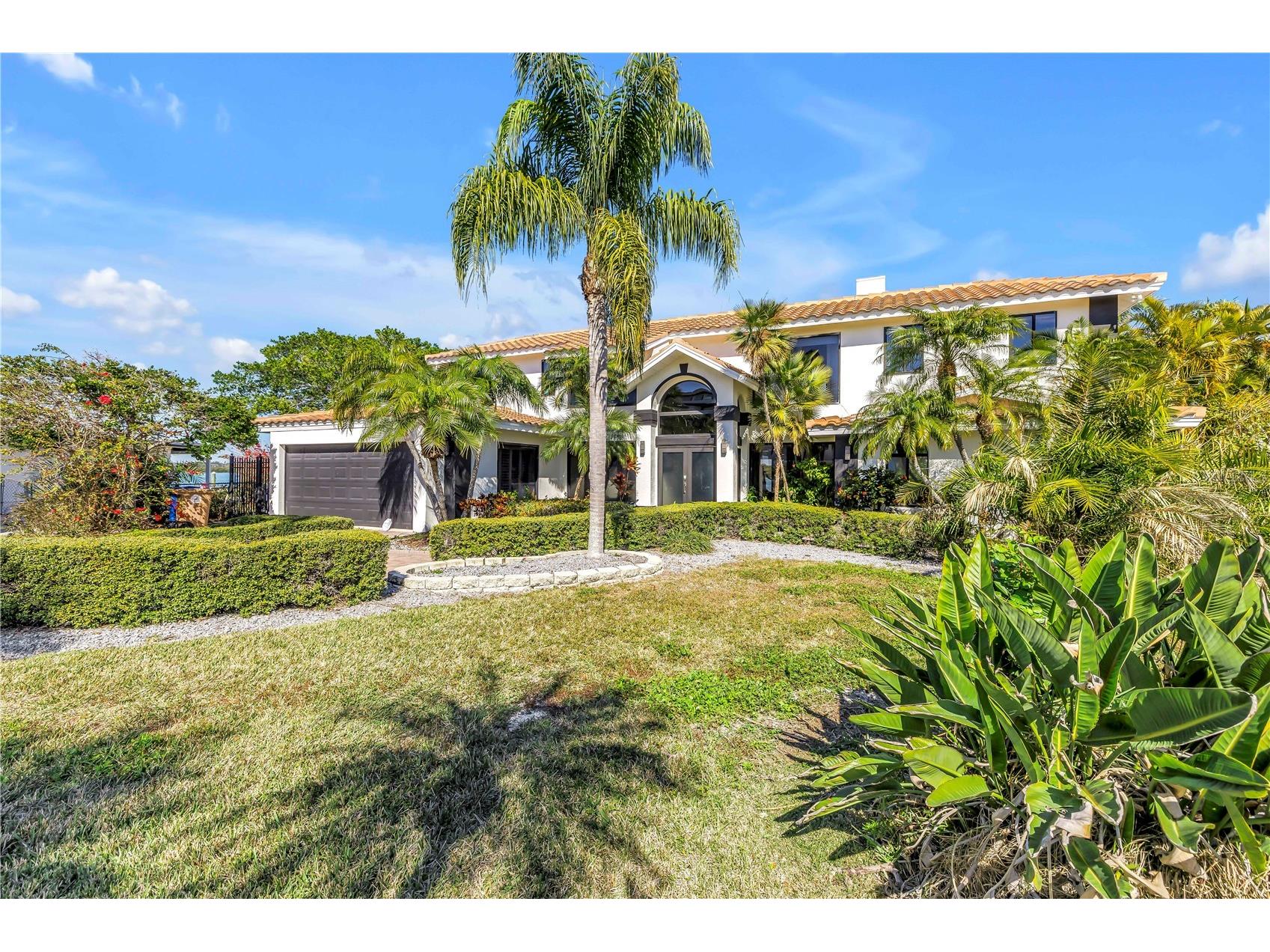 583 Crystal Drive Madeira Beach FL 33708 TB8474247 image2