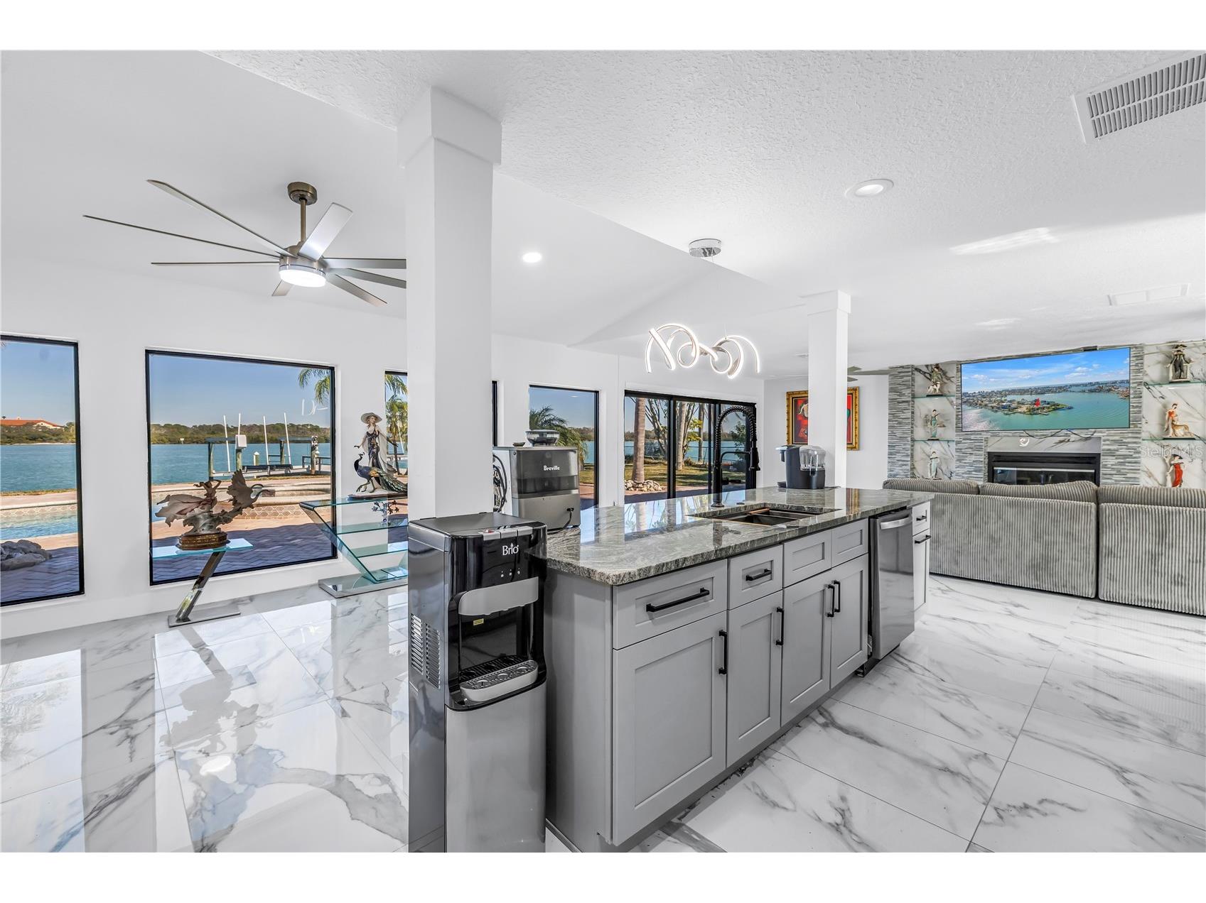 583 Crystal Drive Madeira Beach FL 33708 TB8474247 image22