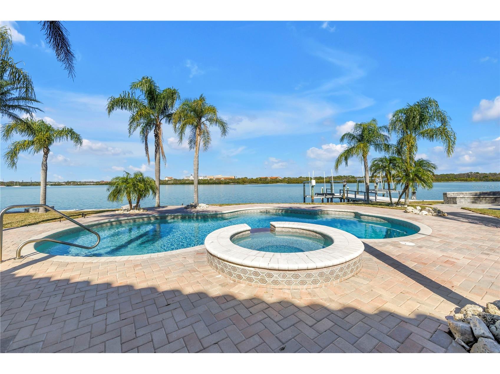 583 Crystal Drive Madeira Beach FL 33708 TB8474247 image4