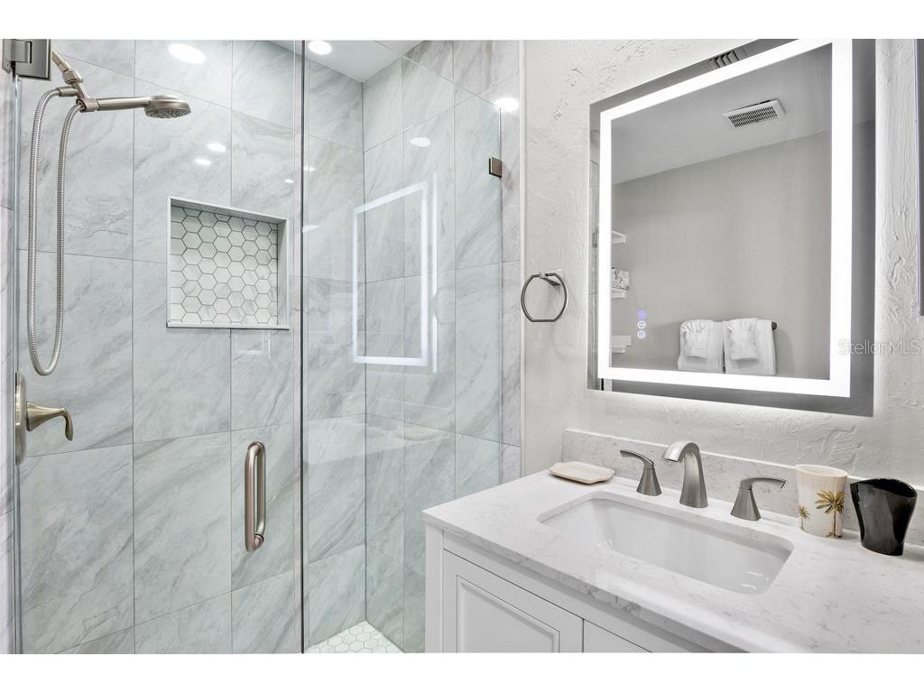 5830 Midnight Pass Road #107 Sarasota FL 34242 A4679302 image11