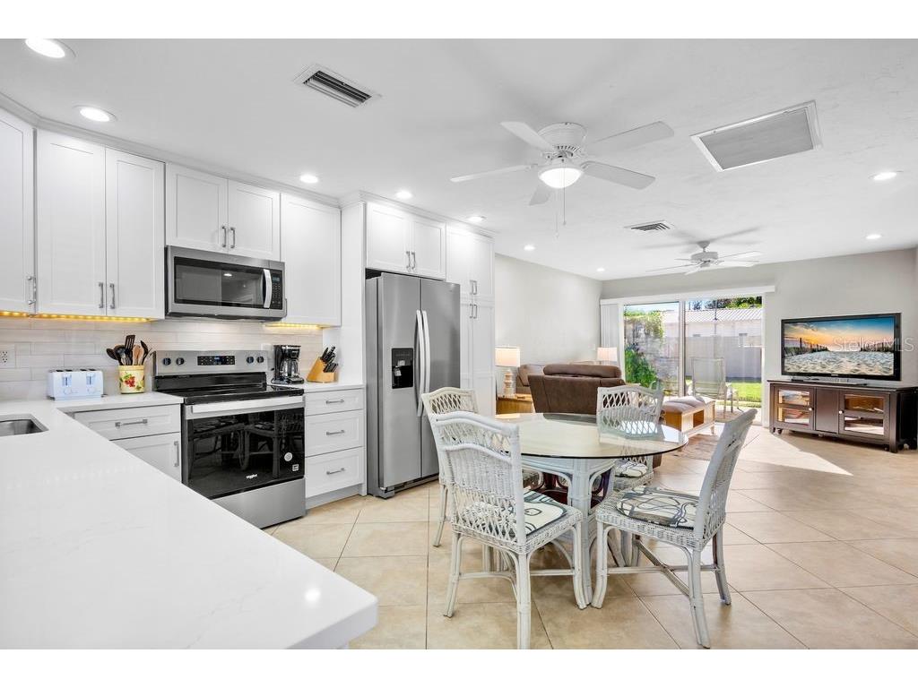 5830 Midnight Pass Road #107 Sarasota FL 34242 A4679302 image4