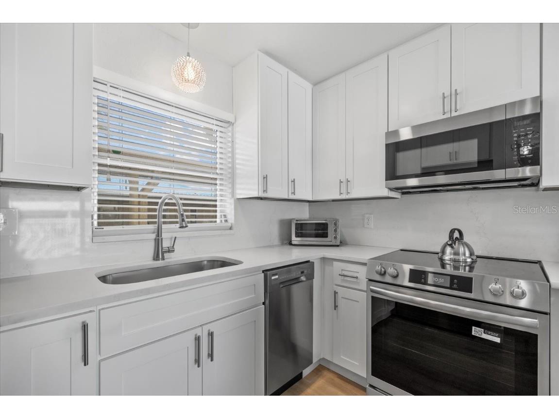 5830 Midnight Pass Road #52 Sarasota FL 34242 A4664667 image8