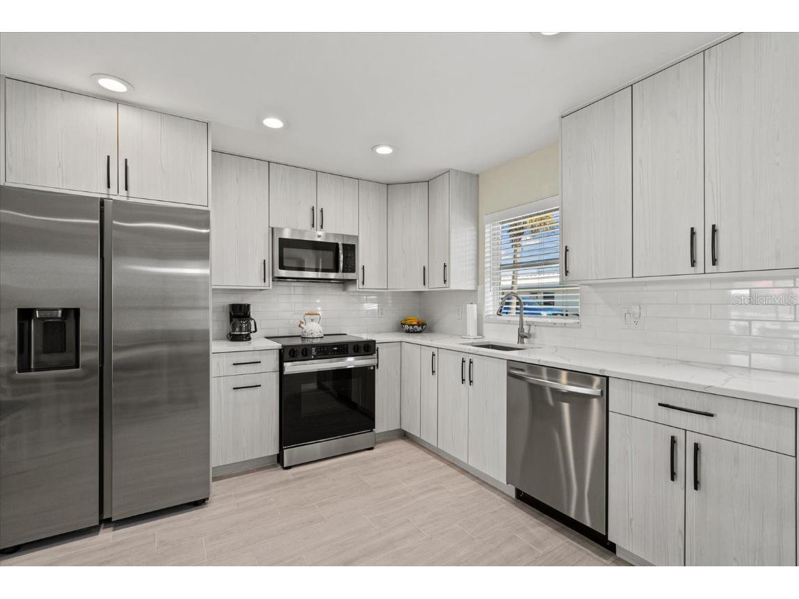 5830 Midnight Pass Road #63 Sarasota FL 34242 A4672897 image3