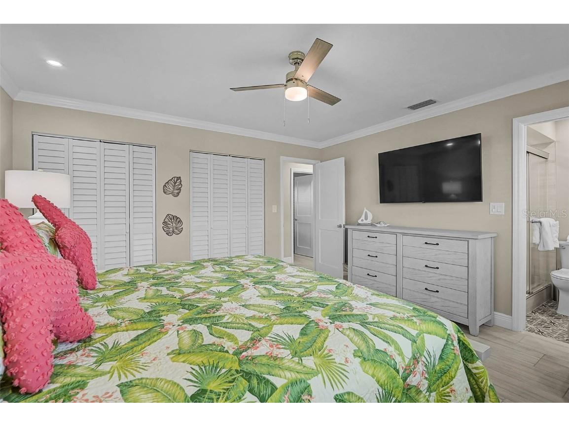 5830 Midnight Pass Road #89 Sarasota FL 34242 A4662656 image16