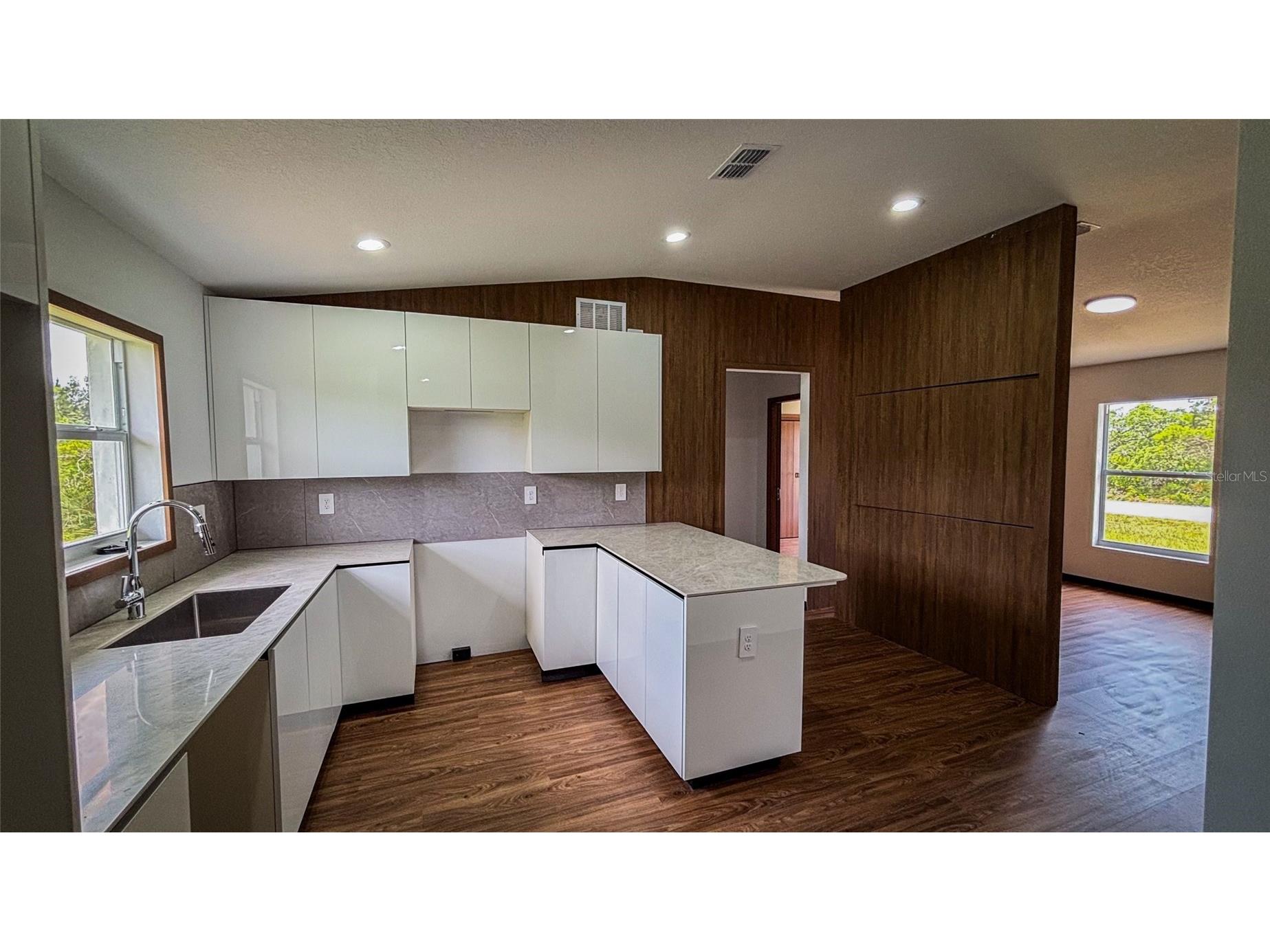 5830 Virtudes Street Sebring FL 33872 S5150507 image4