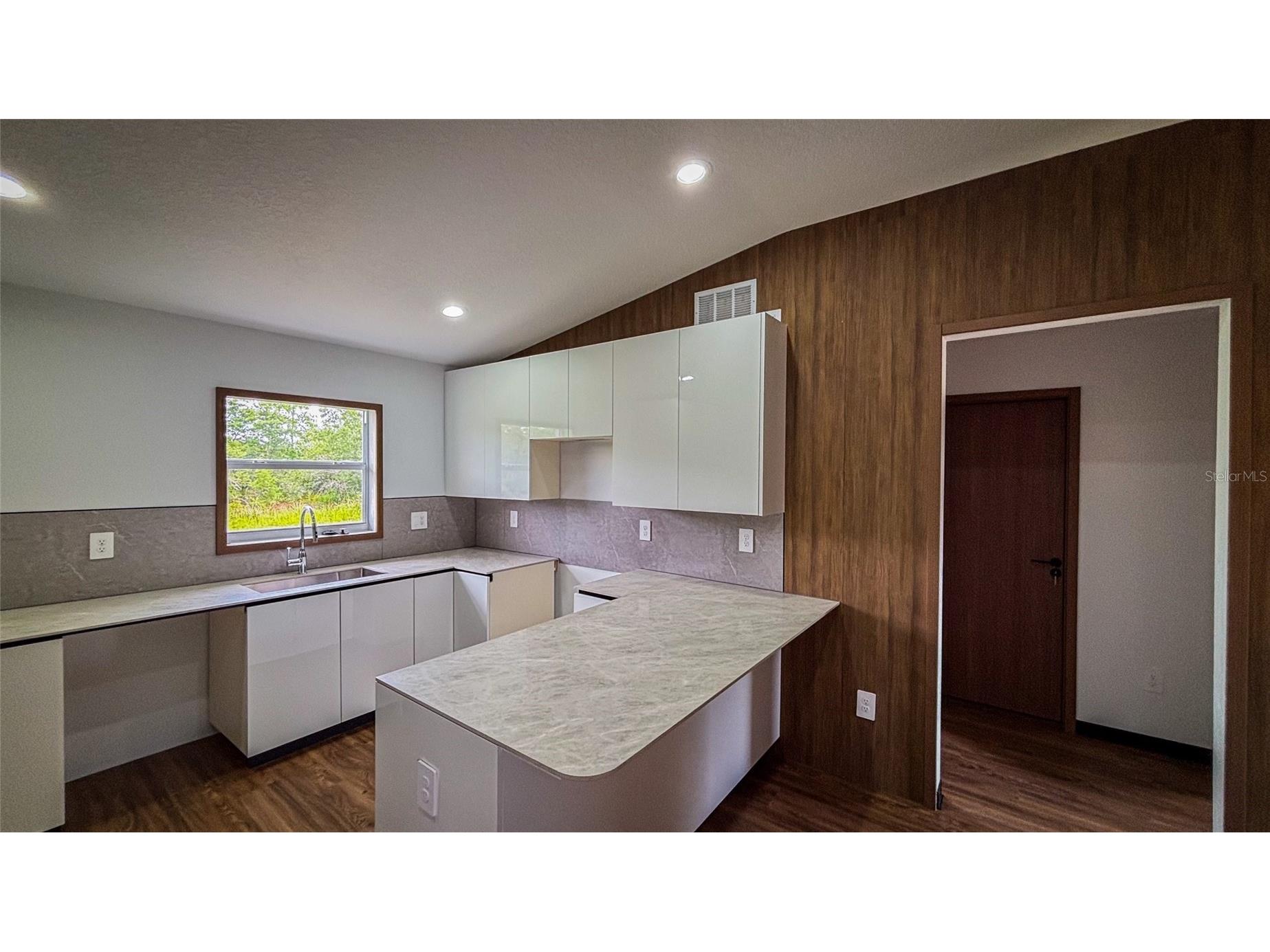5830 Virtudes Street Sebring FL 33872 S5150507 image5