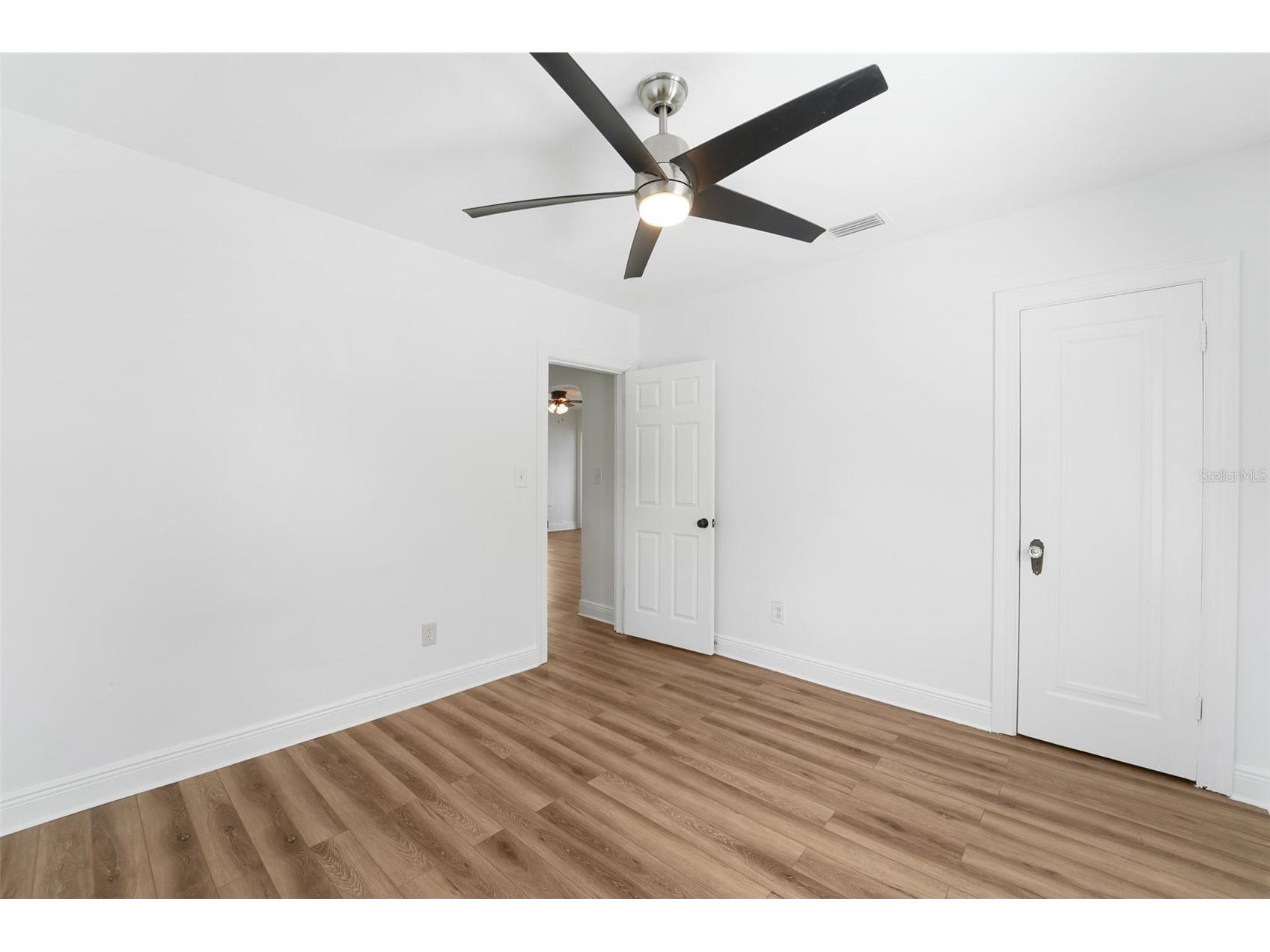 5831 43rd Street N Saint Petersburg FL 33714 TB8526226 image12