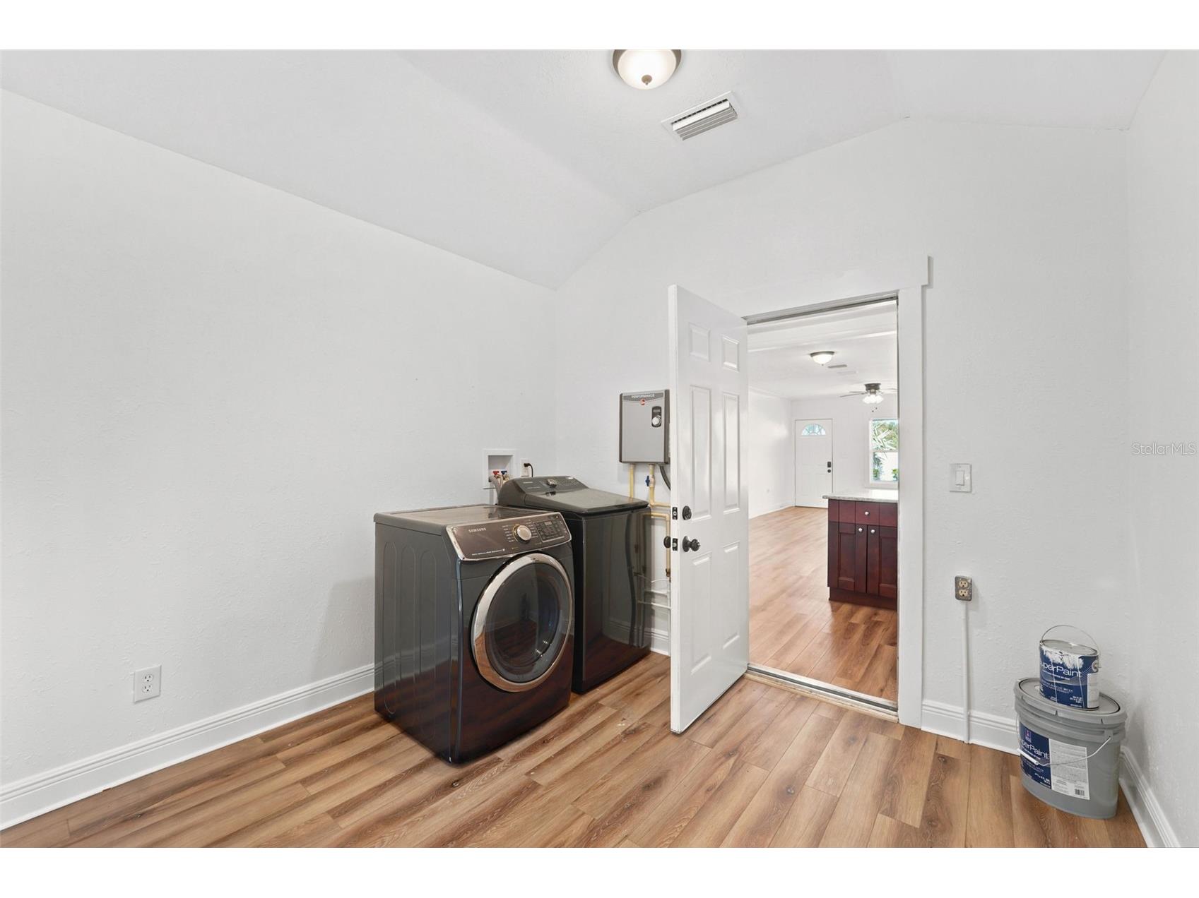 5831 43rd Street N Saint Petersburg FL 33714 TB8526226 image16