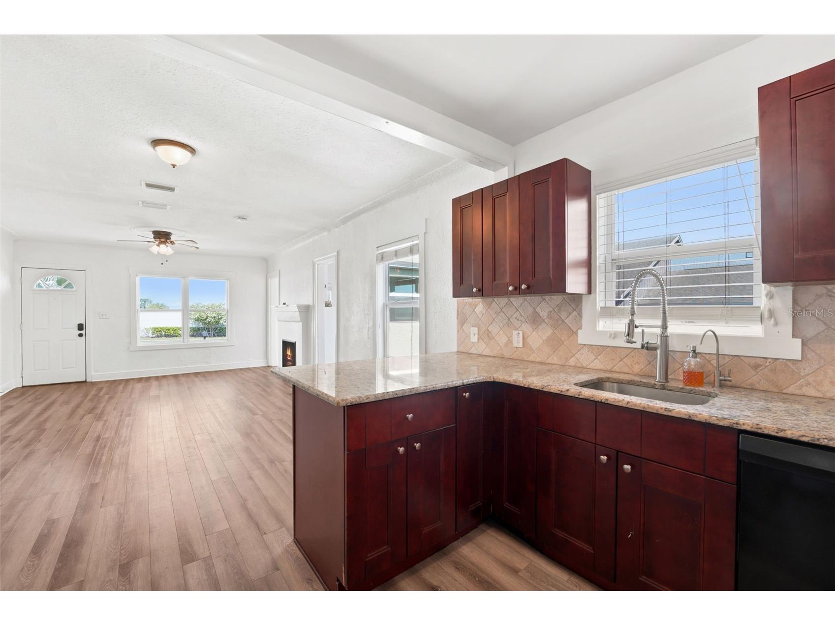 5831 43rd Street N Saint Petersburg FL 33714 TB8526226 image8