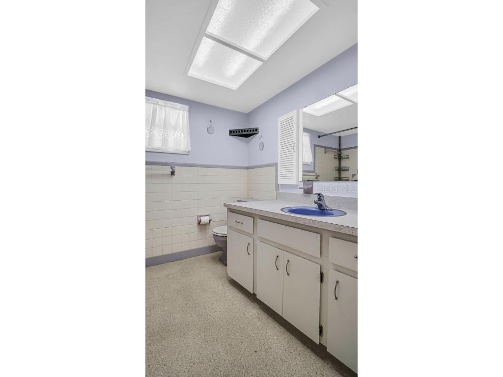 5831 Hillside Street Seminole FL 33772 TB8454391 image23