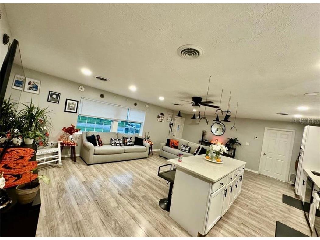 5832 Holmes Drive Orlando FL 32808 L4956802 image2