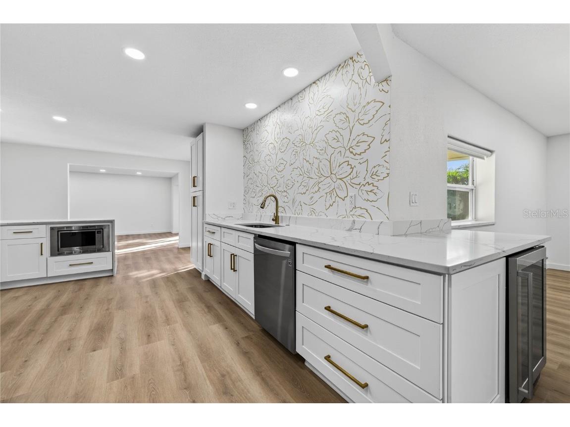 5833 25th Street S Saint Petersburg FL 33712 TB8448263 image12