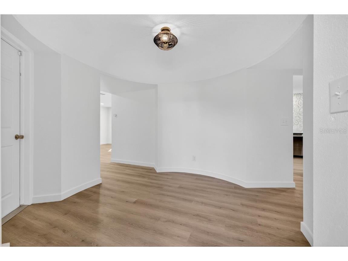 5833 25th Street S Saint Petersburg FL 33712 TB8448263 image17