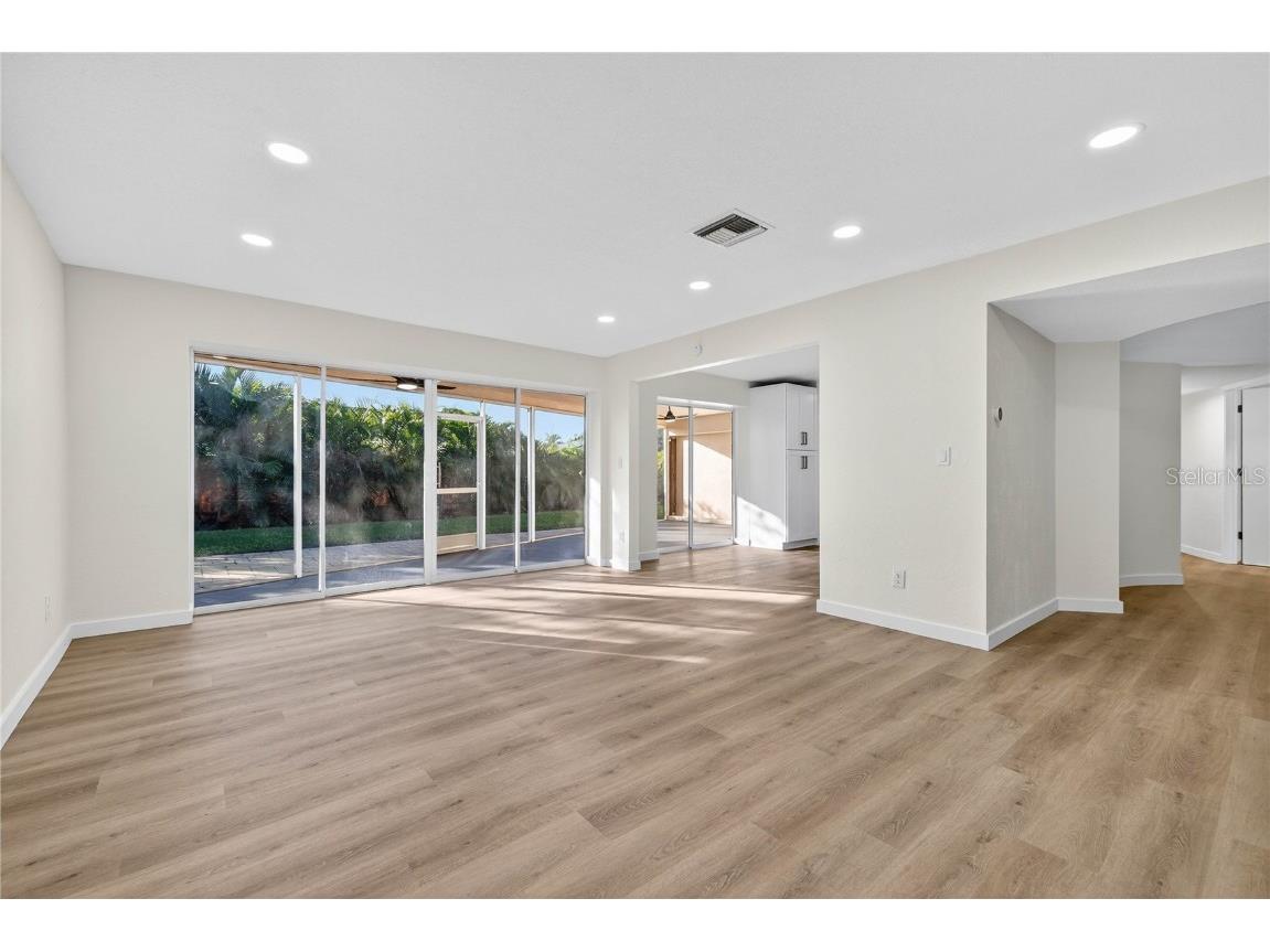 5833 25th Street S Saint Petersburg FL 33712 TB8448263 image3