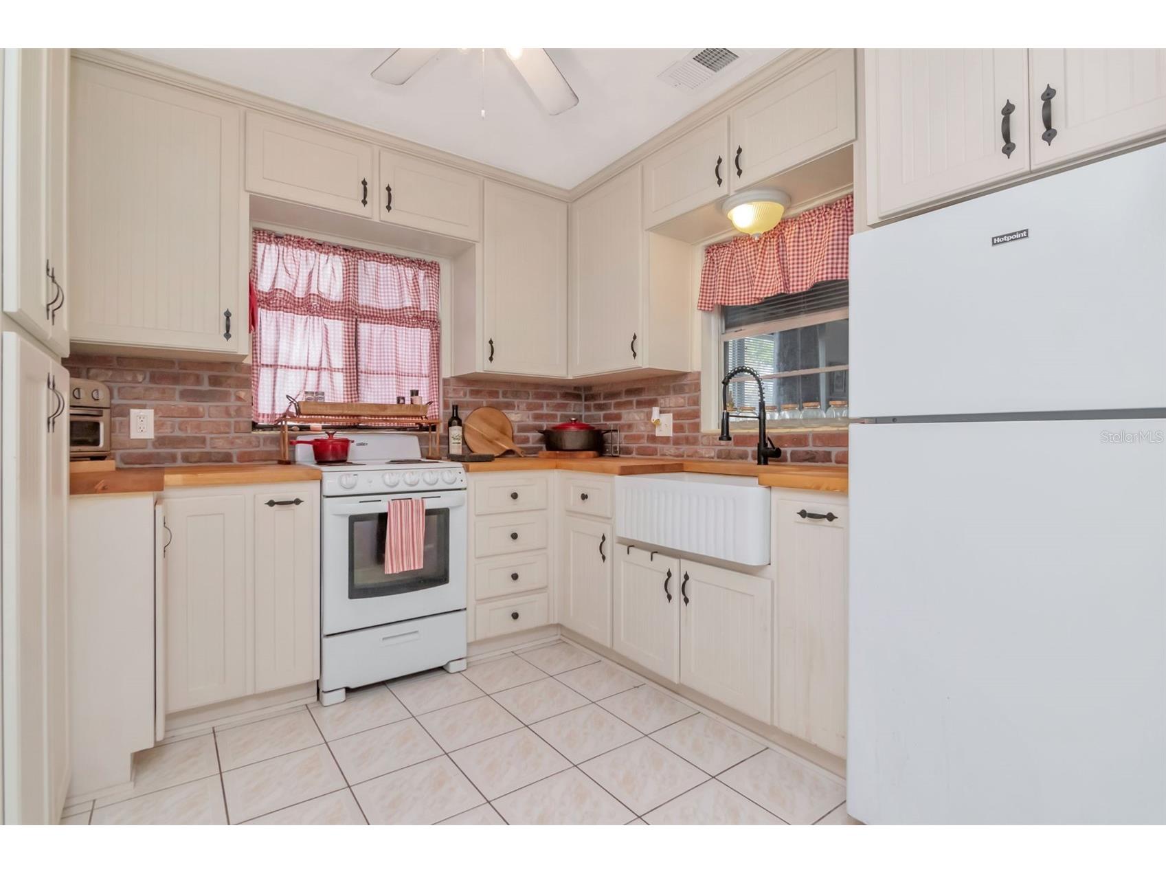 5834 Montana Avenue New Port Richey FL 34652 GC538316 image20