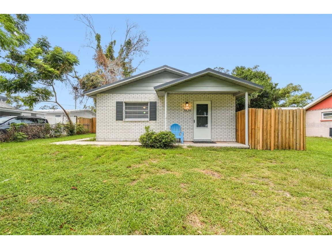 5835 & 5839 12th Street Zephyrhills FL 33542 TB8419493 image1