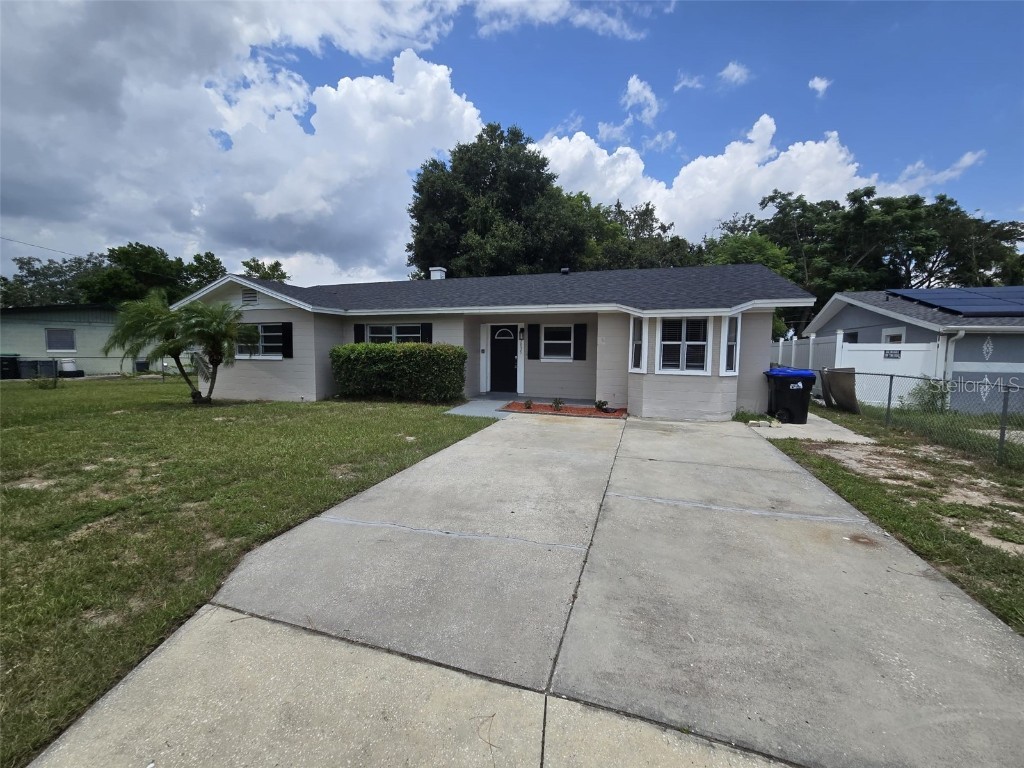 5835 Bolling Drive Orlando FL 32808 U8254550 image1