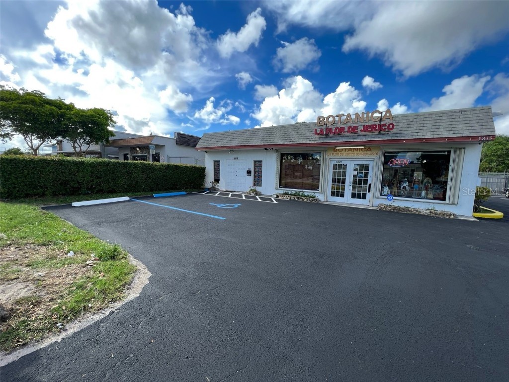 5835 Johnson Street Hollywood FL 33021 A4609757 image1