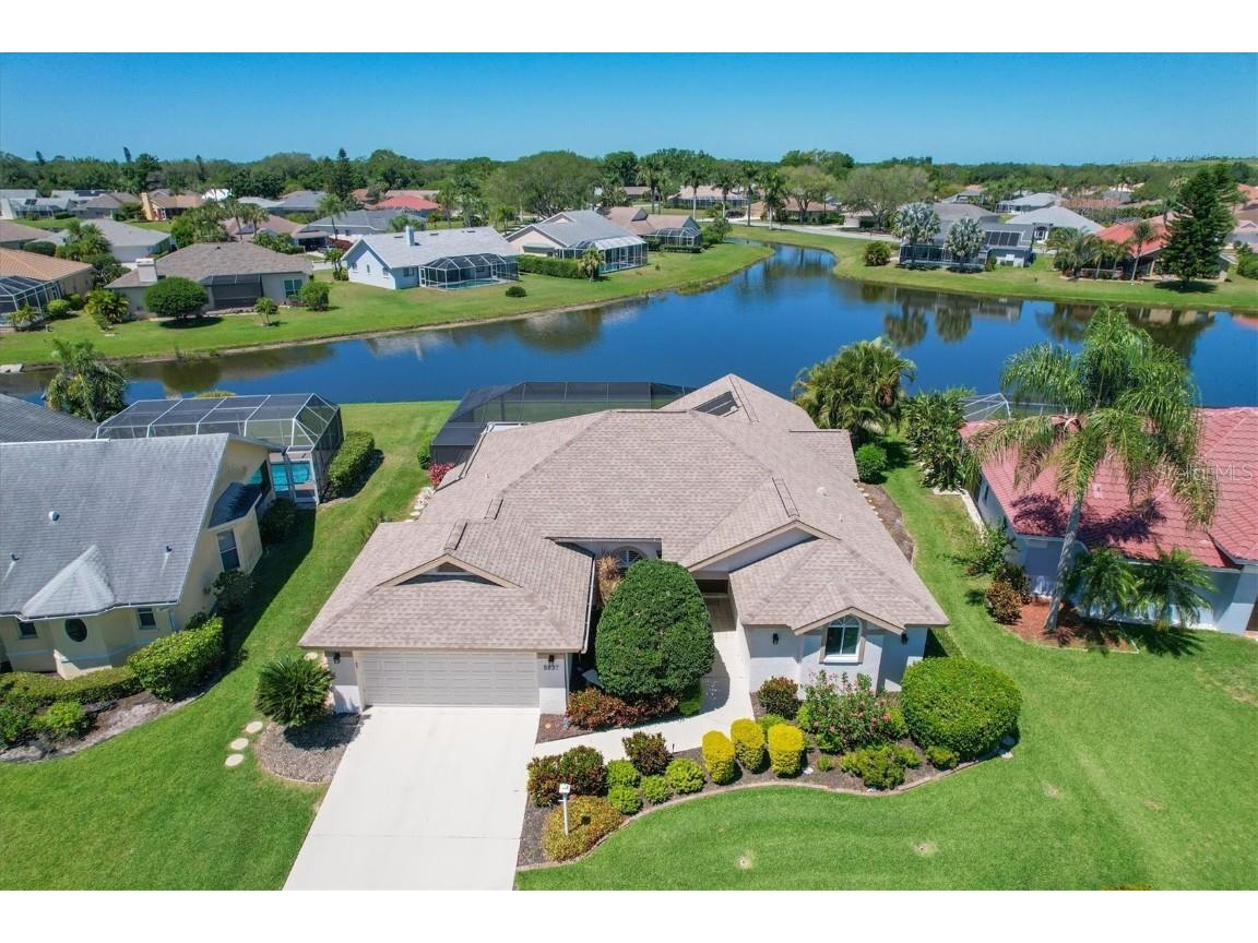 5837 Carriage Drive Sarasota FL 34243 A4606753 image1