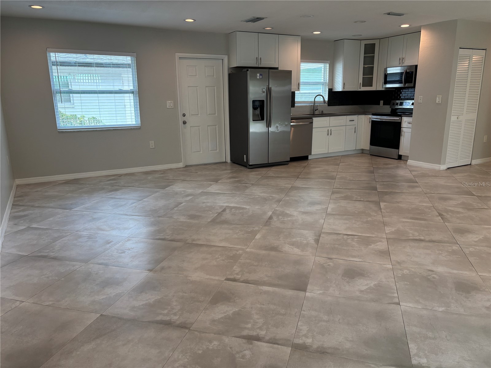 5839 Erin Lane S #A Saint Petersburg FL 33712 TB8496096 image4