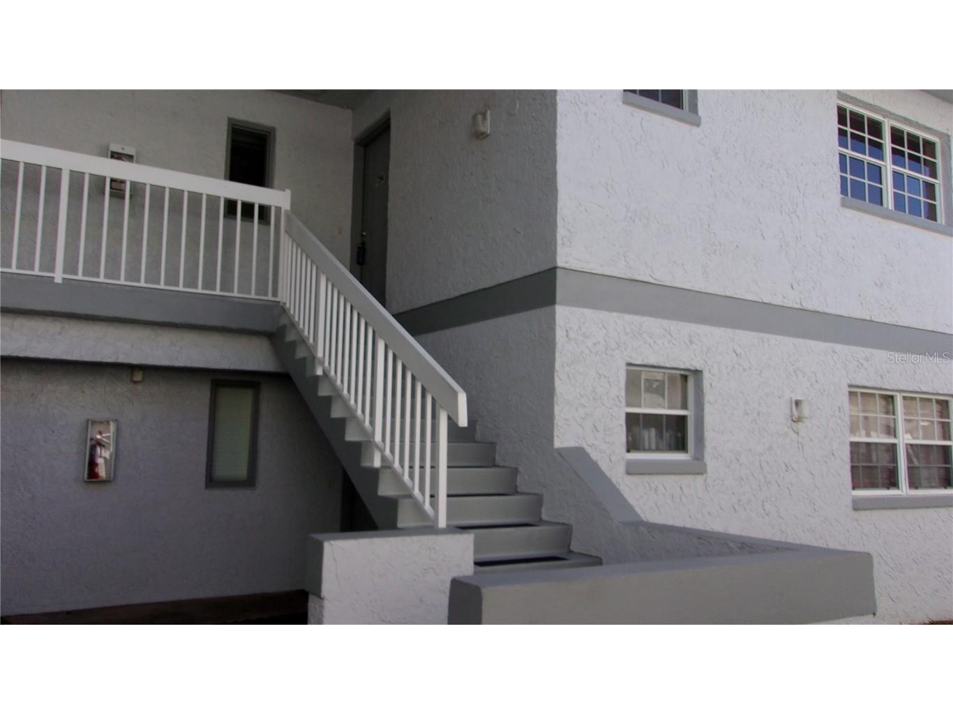 584 Fairways Lane #F204 Ocala FL 34472 OM650753 image1