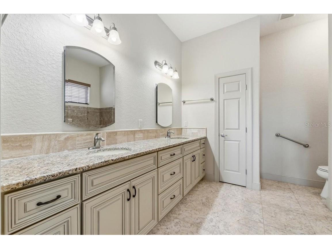 584 Meandering Way Polk City FL 33868 L4954218 image20