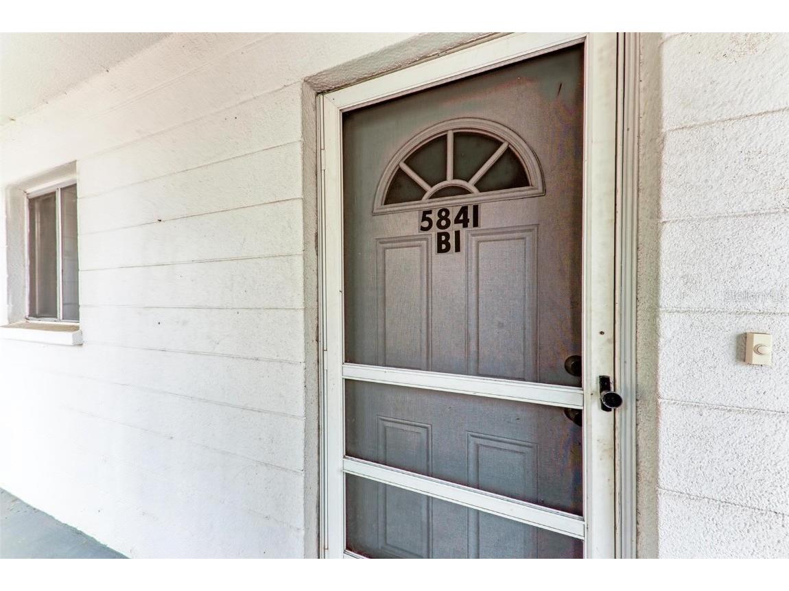 5841 Palm Lane #B-1 Bradenton FL 34207 N6132141 image1