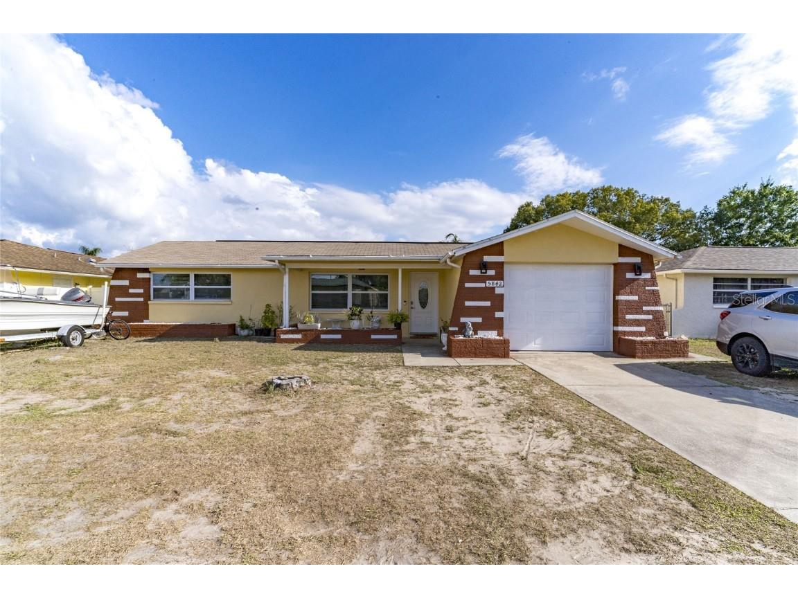 5842 Elkhorn Boulevard Holiday FL 34690 W7855078 image1