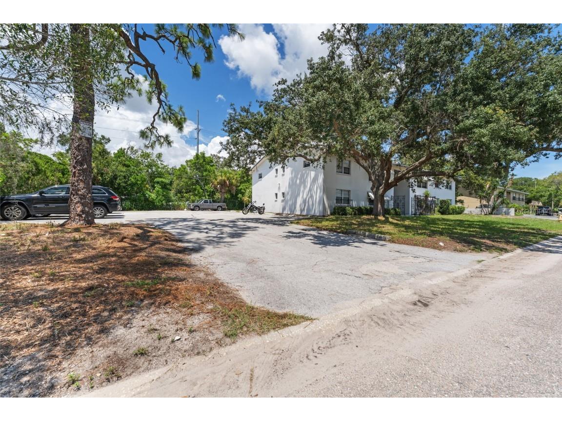 5845 Fairfield Avenue S Saint Petersburg FL 33707 U8252643 image2