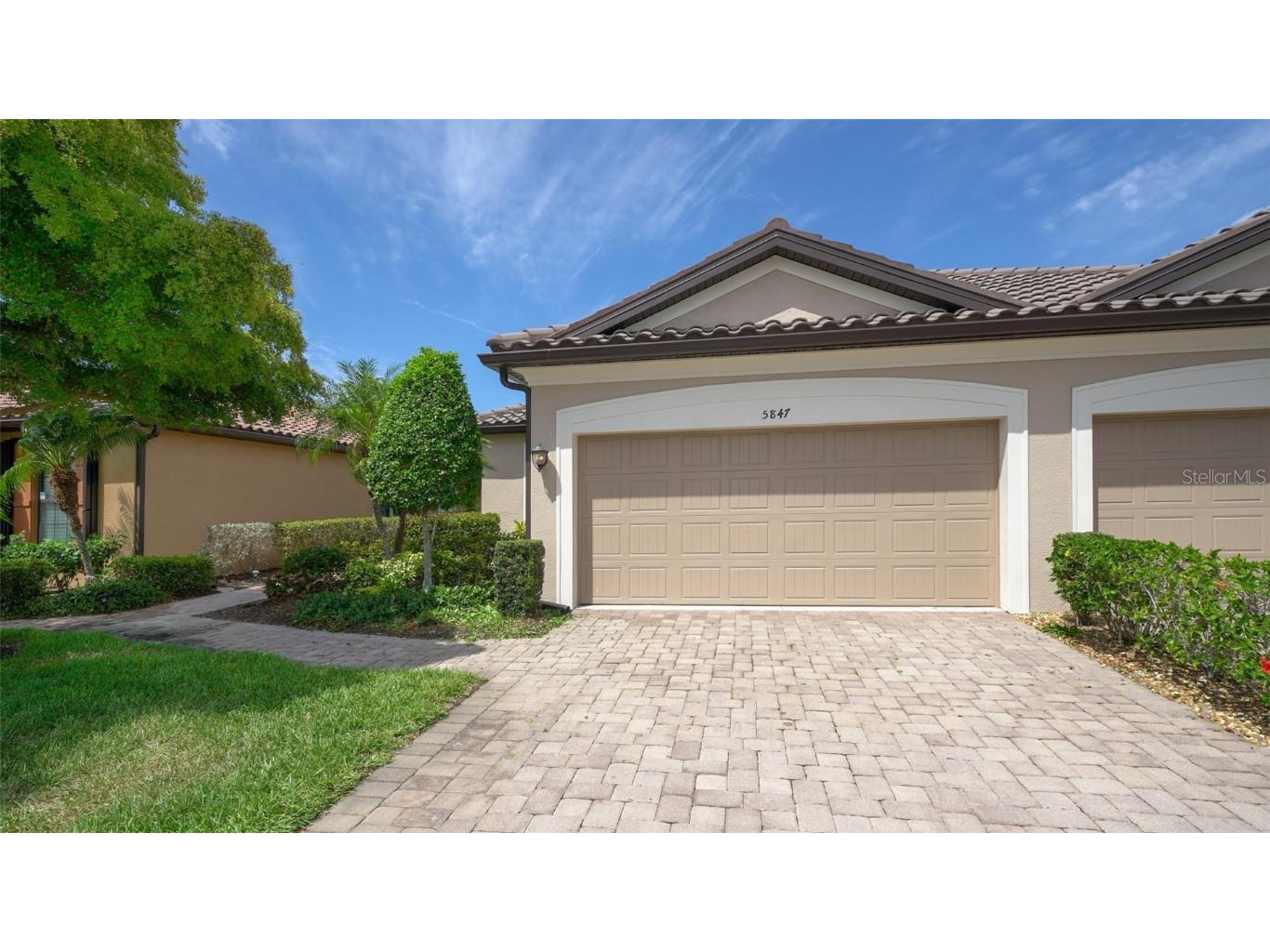 5847 Cavano Drive Sarasota FL 34231 A4530571 image1