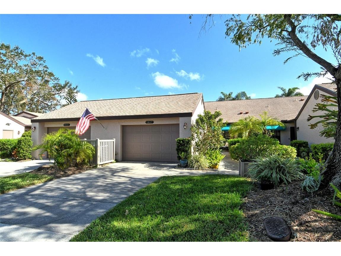 5847 Clubside Drive #5847 Sarasota FL 34243 A4626254 image1