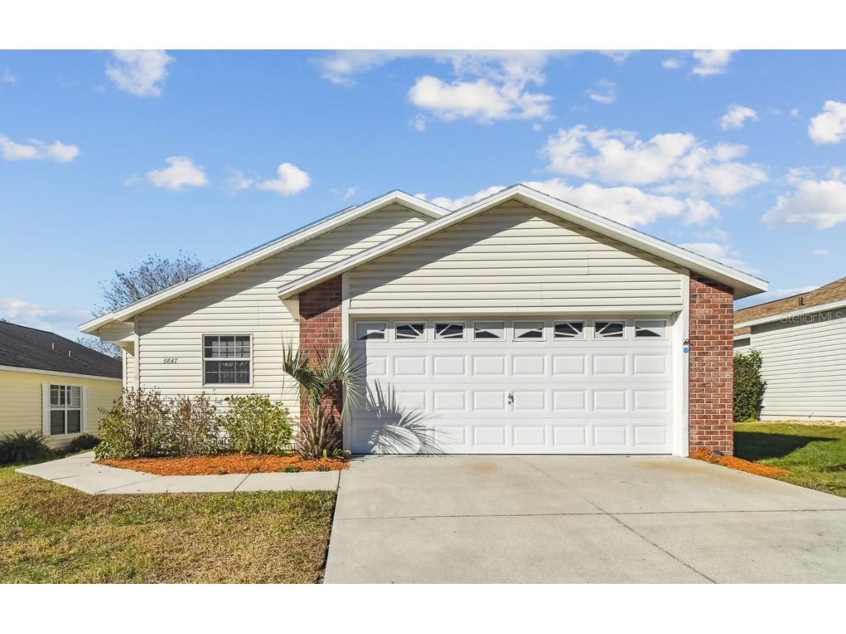 5847 Yorkshire Drive Zephyrhills FL 33542 T3423712 image1