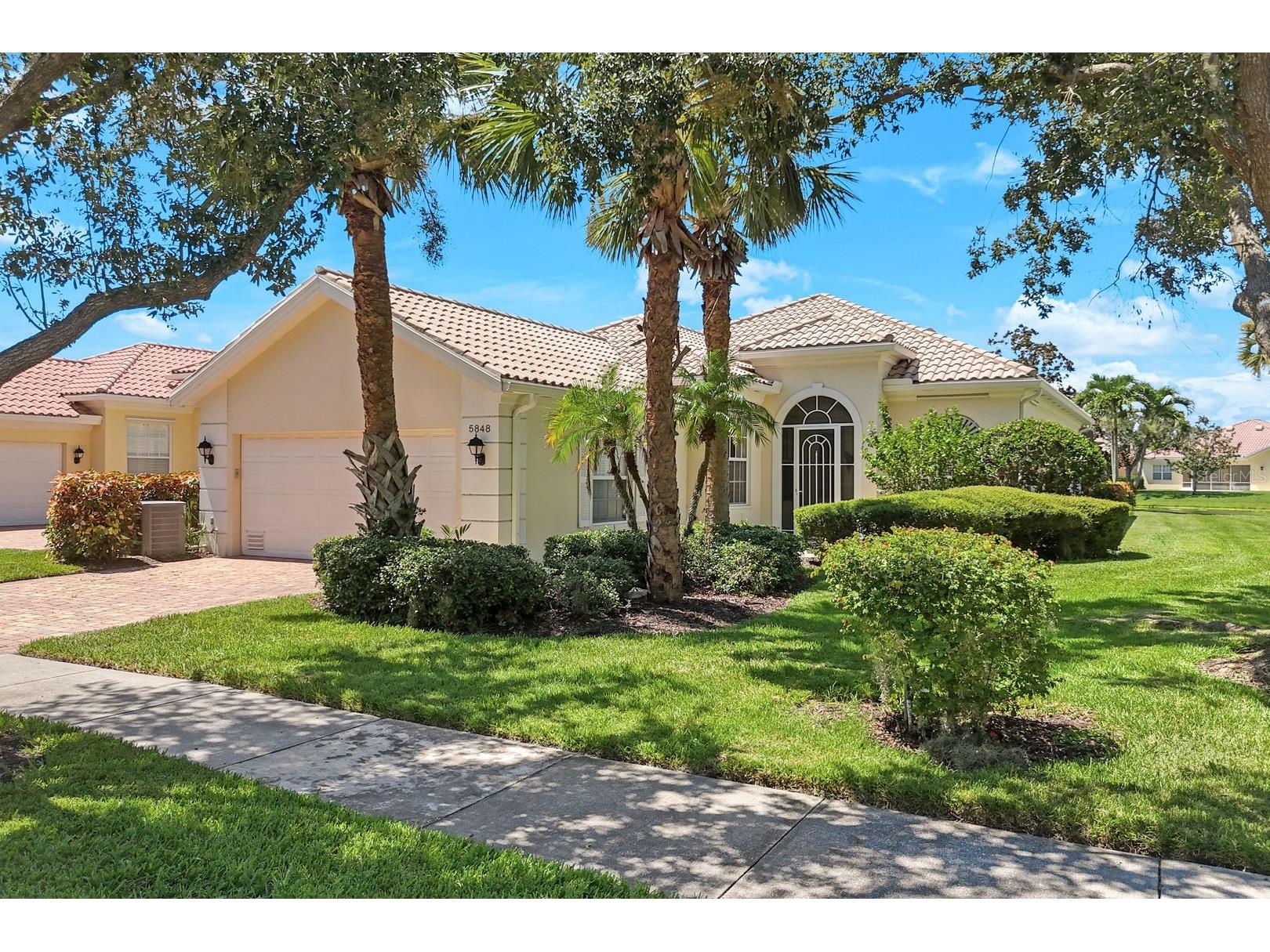 5848 Ferrara Drive Sarasota FL 34238 A4699167 image1