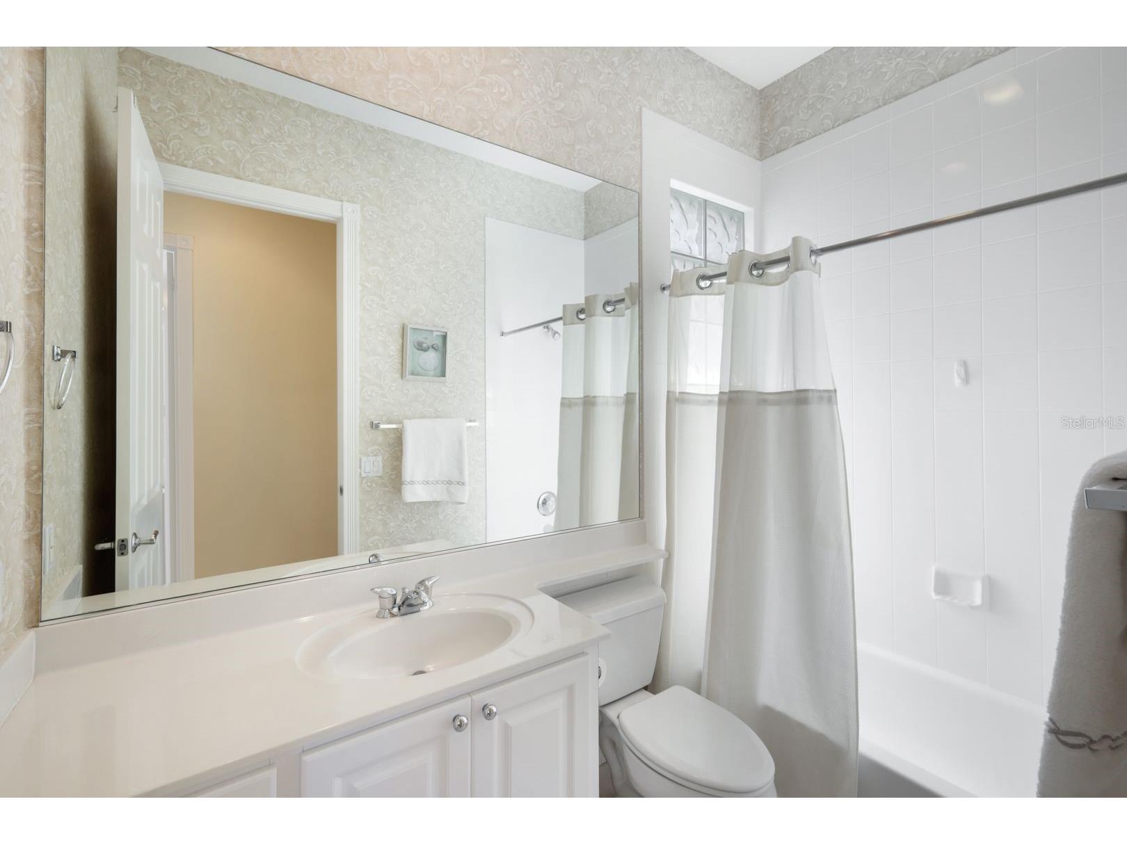 5848 Ferrara Drive Sarasota FL 34238 A4699167 image21