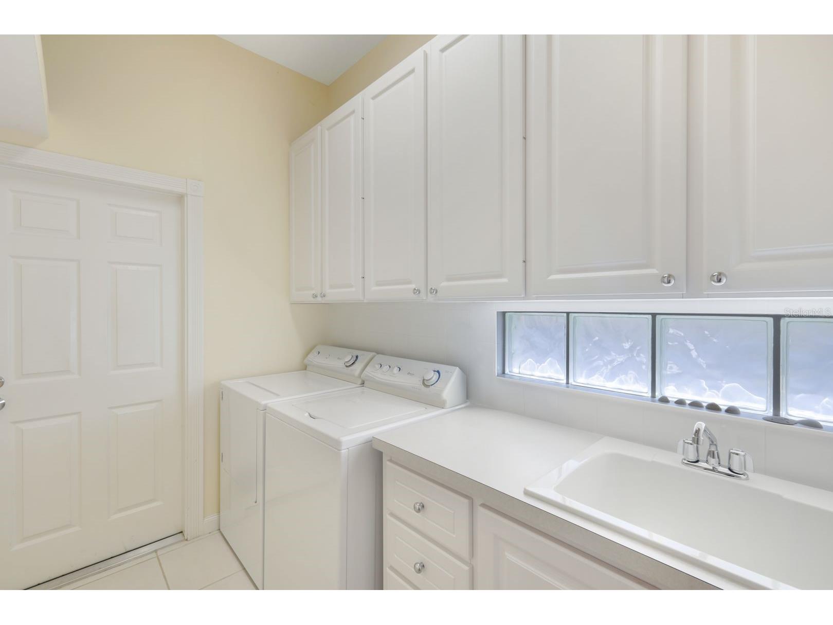 5848 Ferrara Drive Sarasota FL 34238 A4699167 image25
